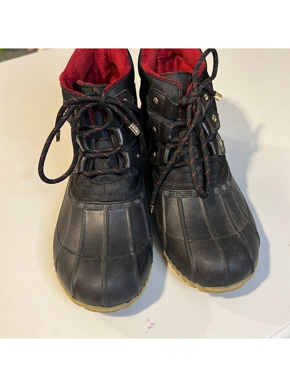 Tommy Hilfiger Duck Boots Black Red Fleece Lining Size 6